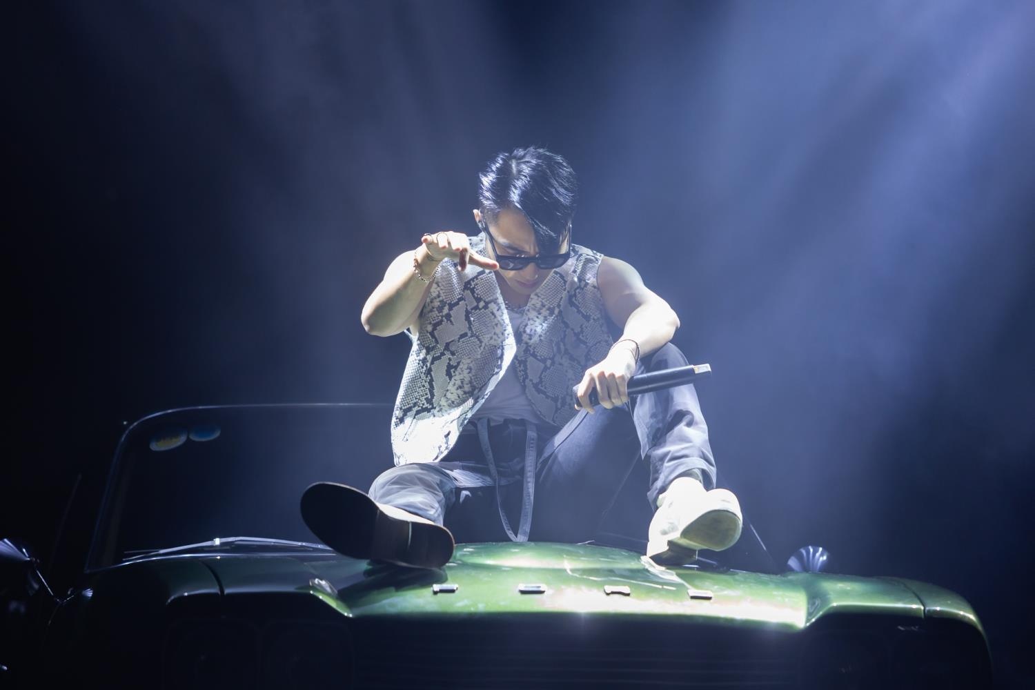 Son Tung kiet suc tho oxy anh 7