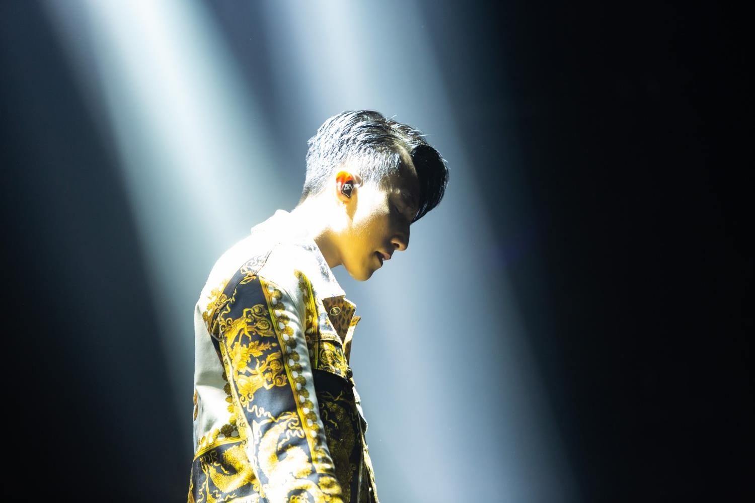 Son Tung kiet suc tho oxy anh 8