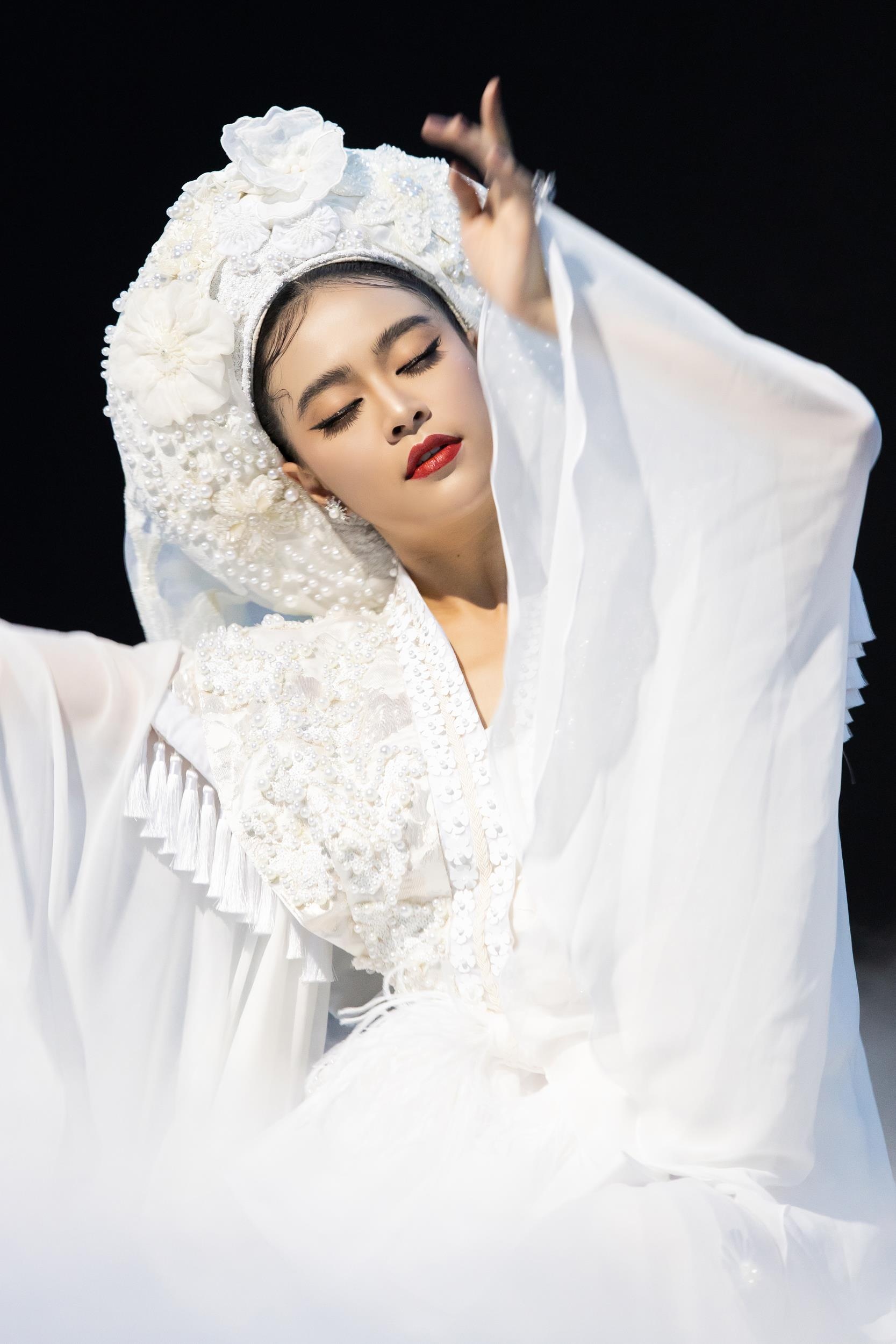 hoàng thùy linh tứ phủ ảnh 7 hoang thuy linh tu phu anh 7