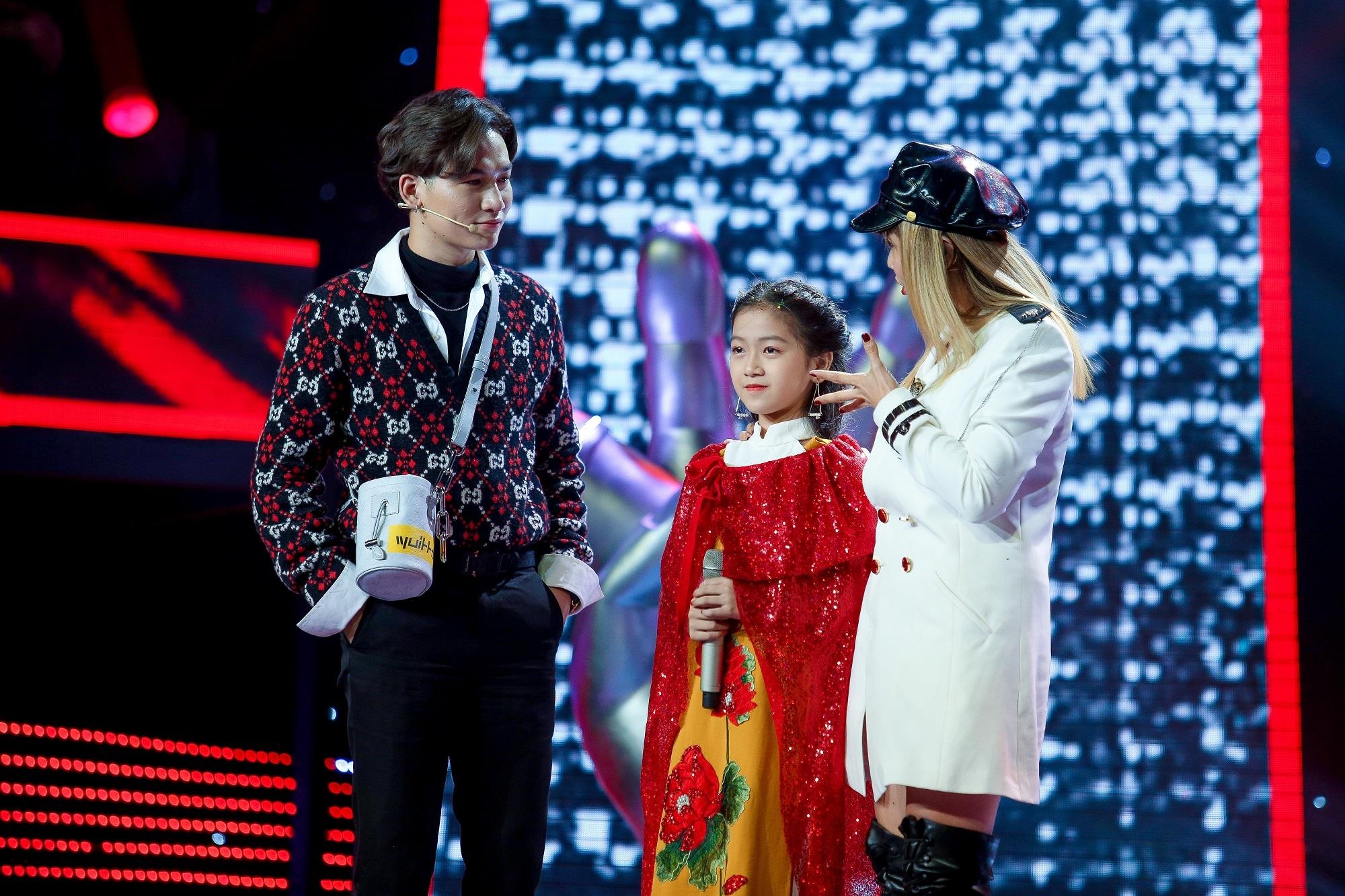 Huong Giang giong hat Viet nhi anh 1