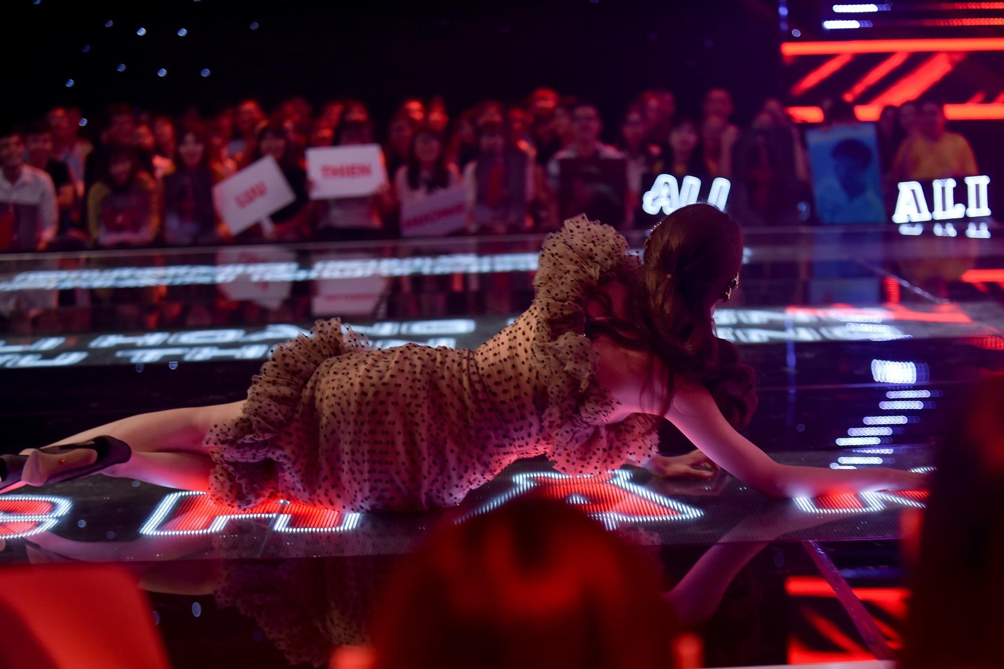 Huong Giang giong hat Viet nhi anh 2