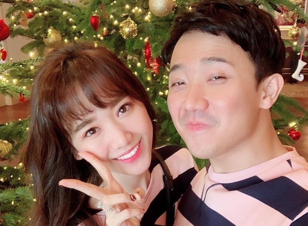 Hari Won: 'Tran Thanh tang tui hang hieu, toi run khi nhin gia' hinh anh