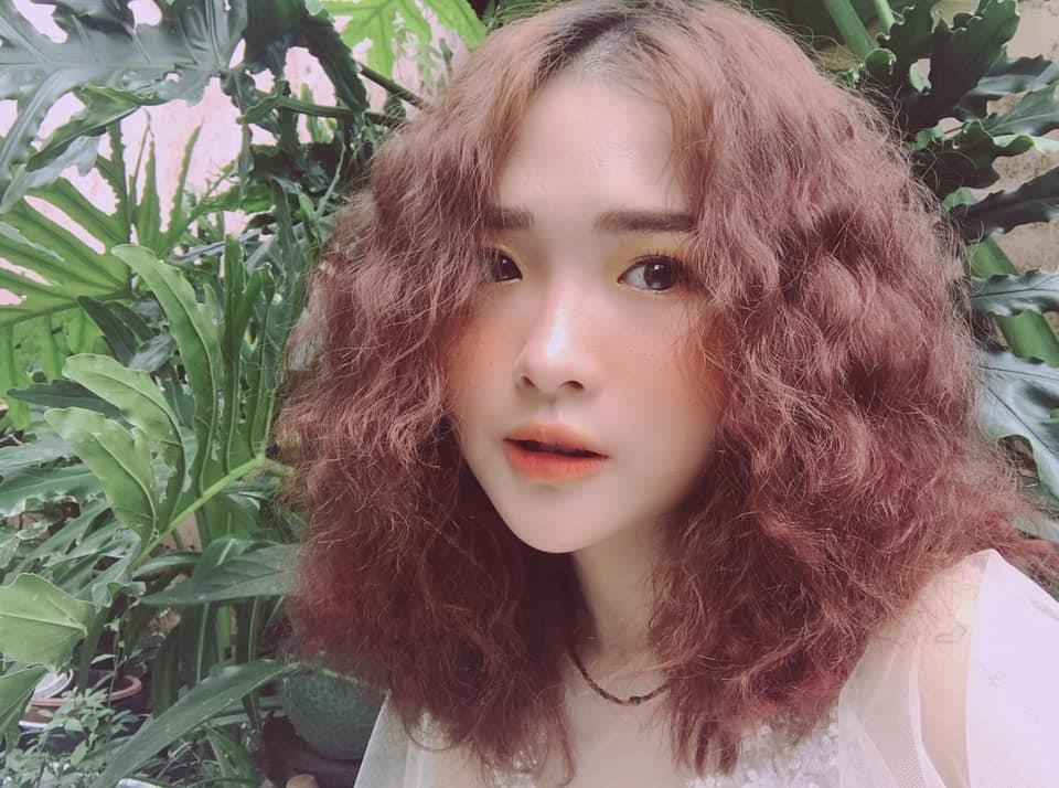 Nhan sac co gai 9X co nu hon dong gioi voi Anh Duong 'Ve nha di con' hinh anh