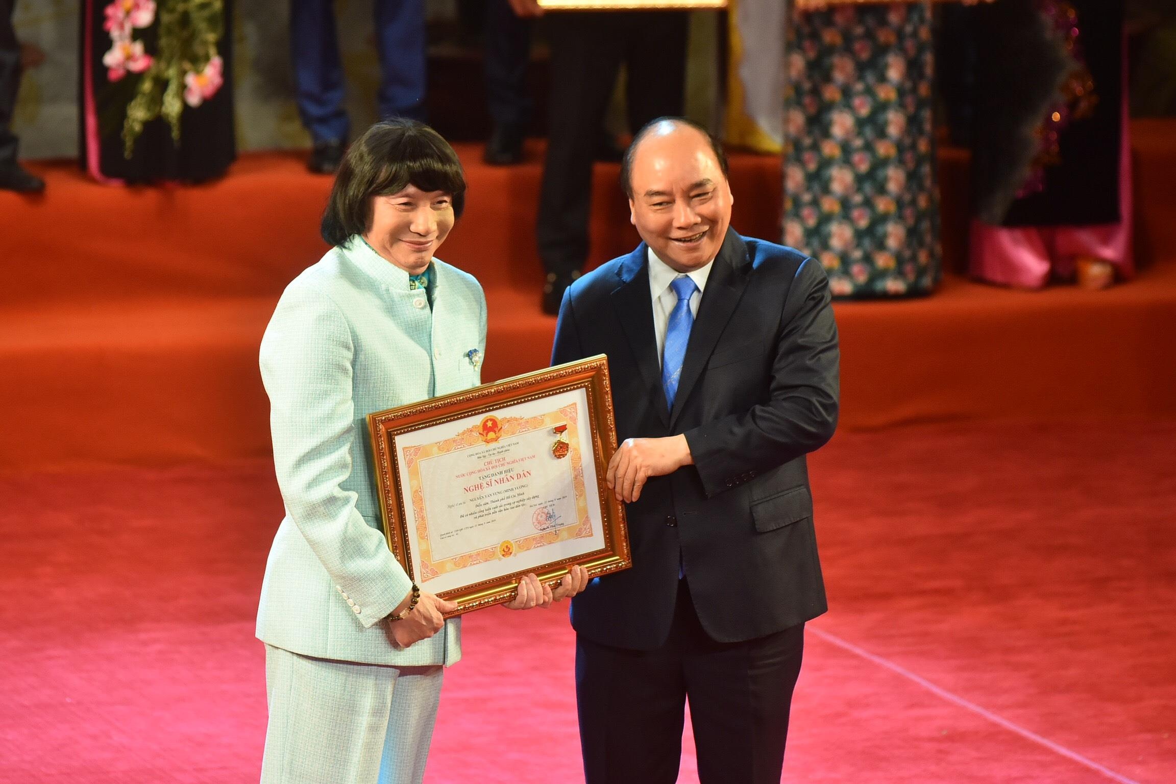 Phong tang danh hieu NSND NSUT anh 9