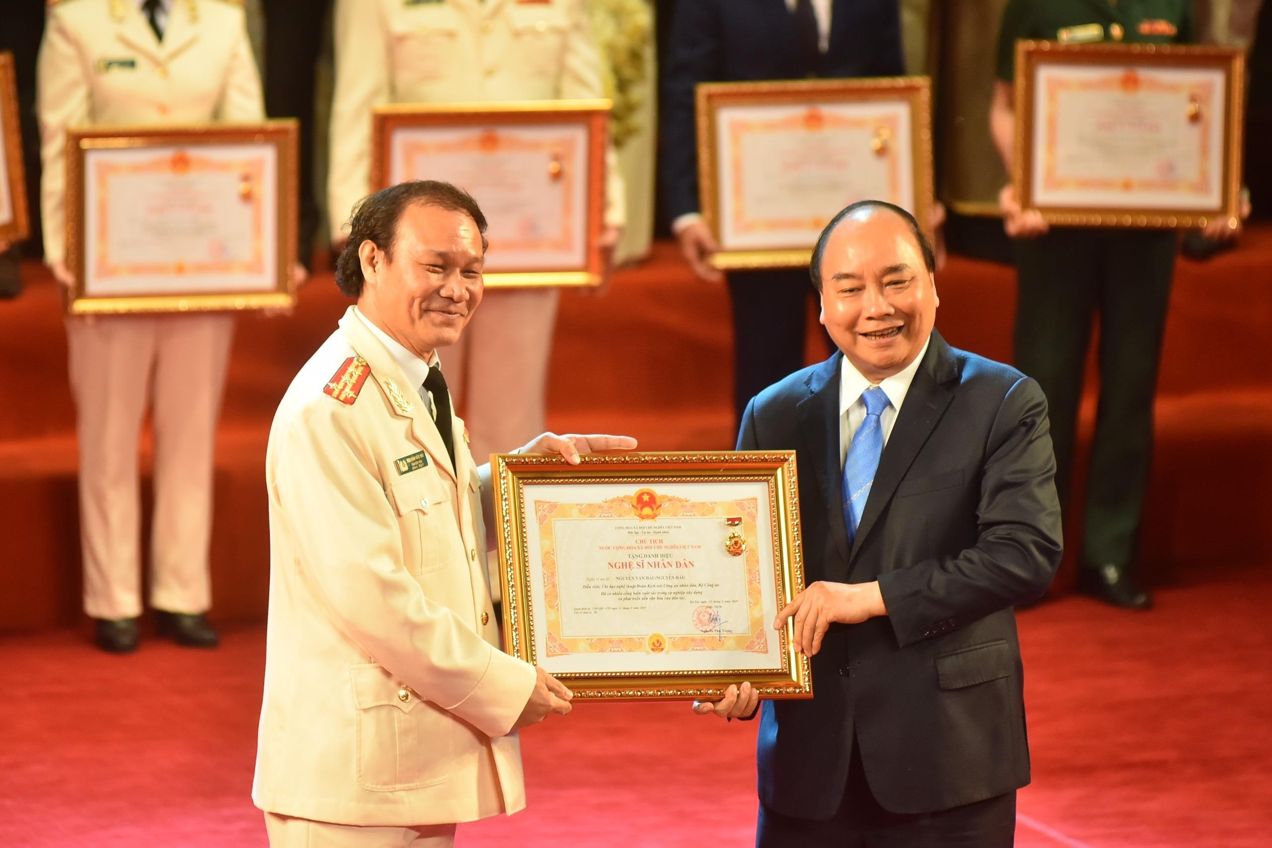 Phong tang danh hieu NSND NSUT anh 11