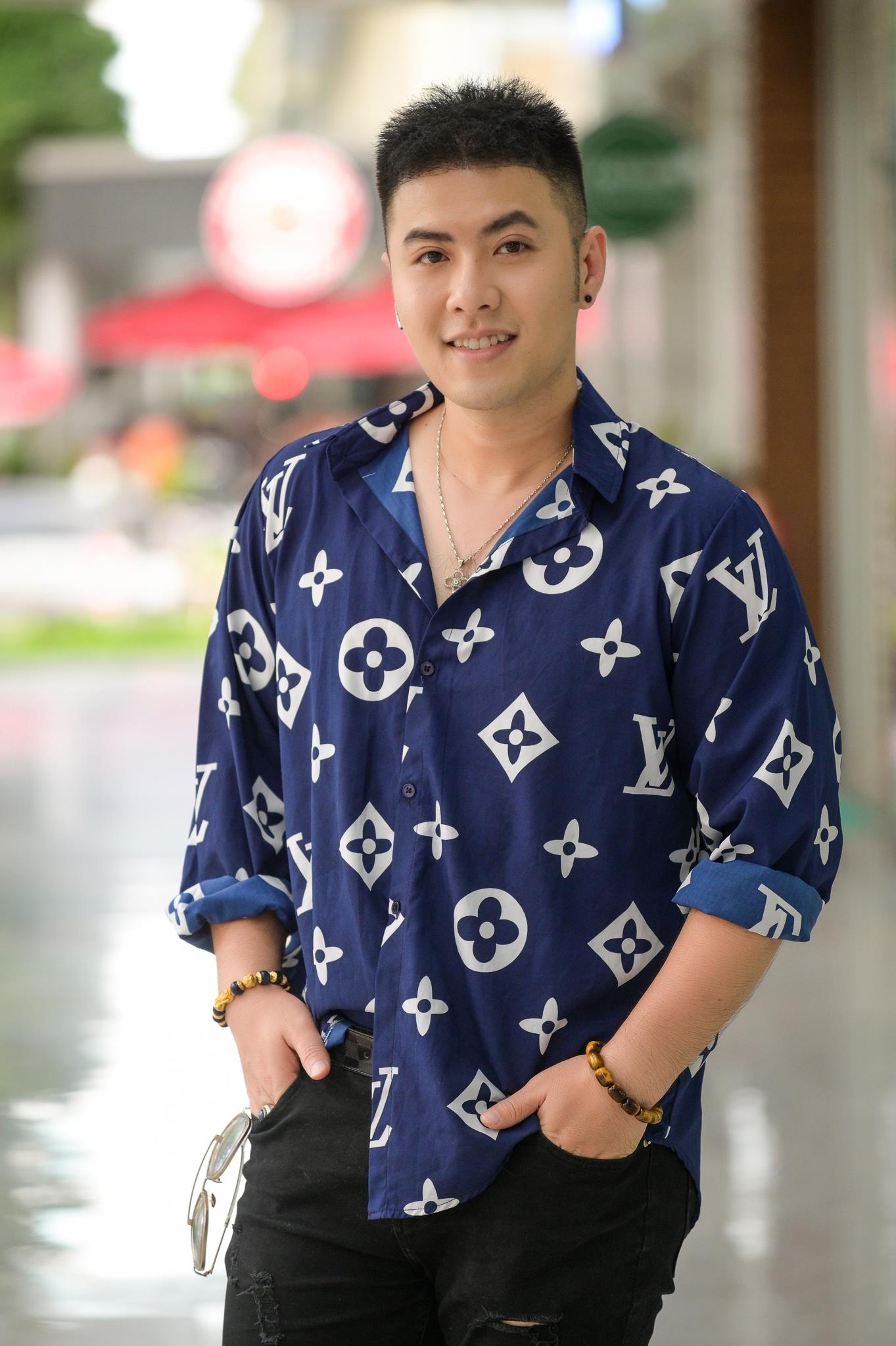 Akira Phan hut mo anh 3