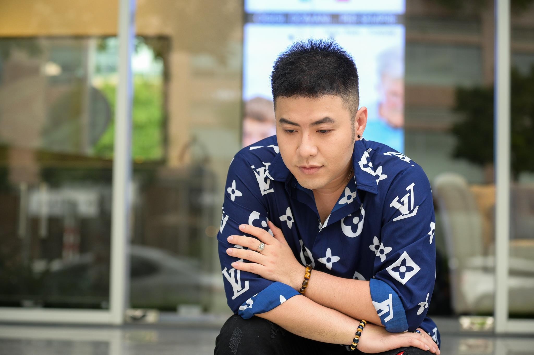 Akira Phan hut mo anh 2