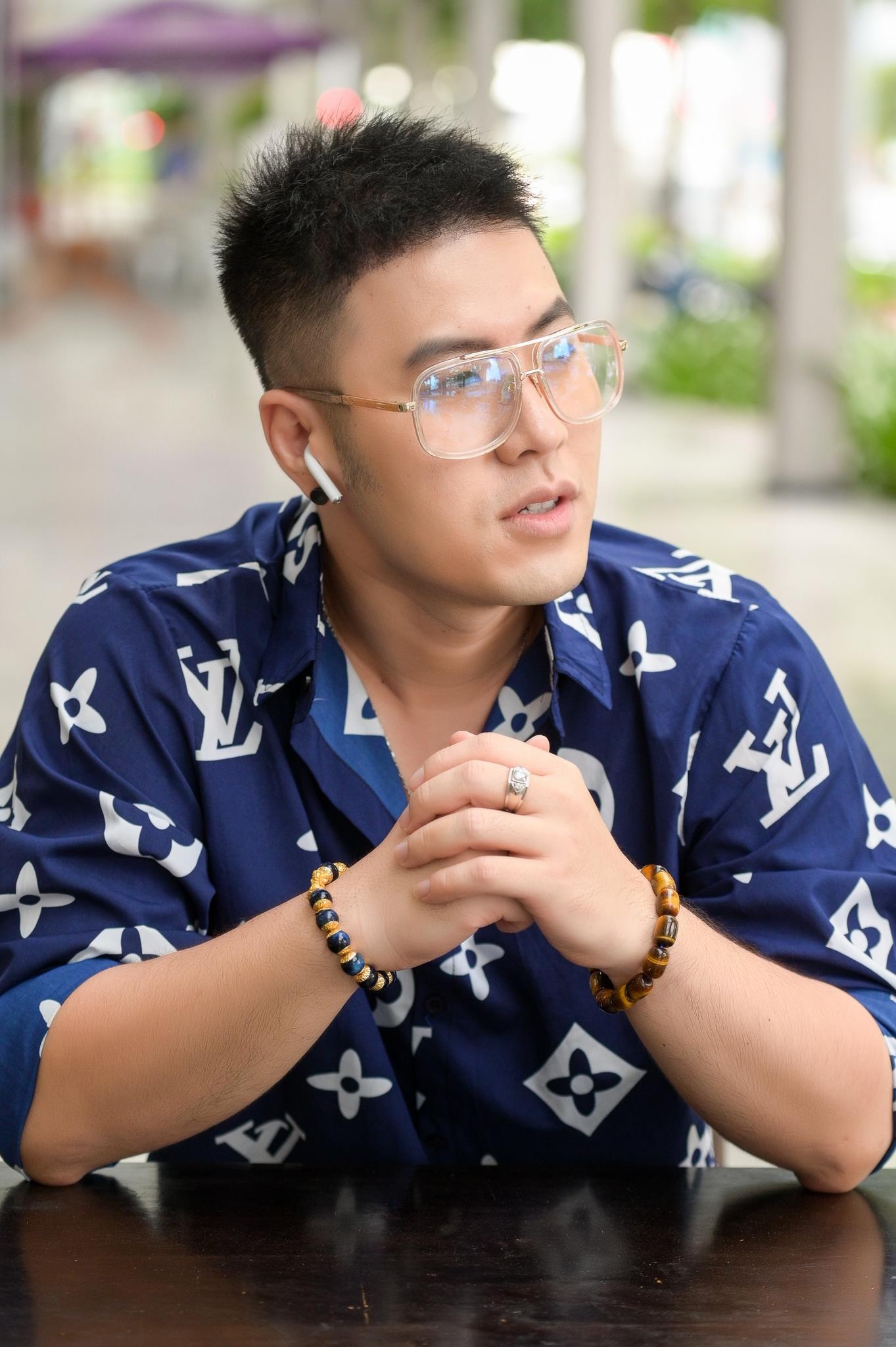 Akira Phan hut mo anh 4