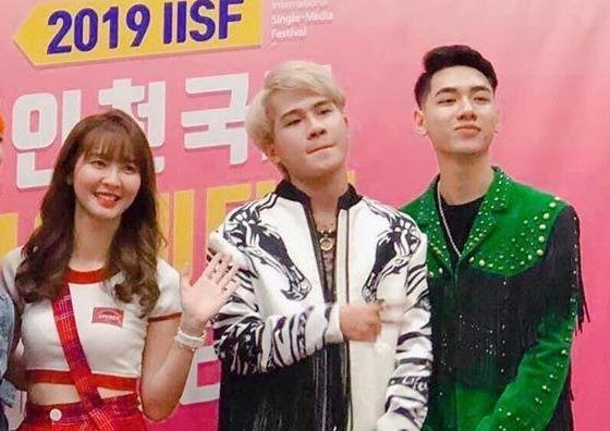 Jack, K-ICM duoc co vu khi hat 'Hong nhan', 'Bac phan' o Han Quoc hinh anh