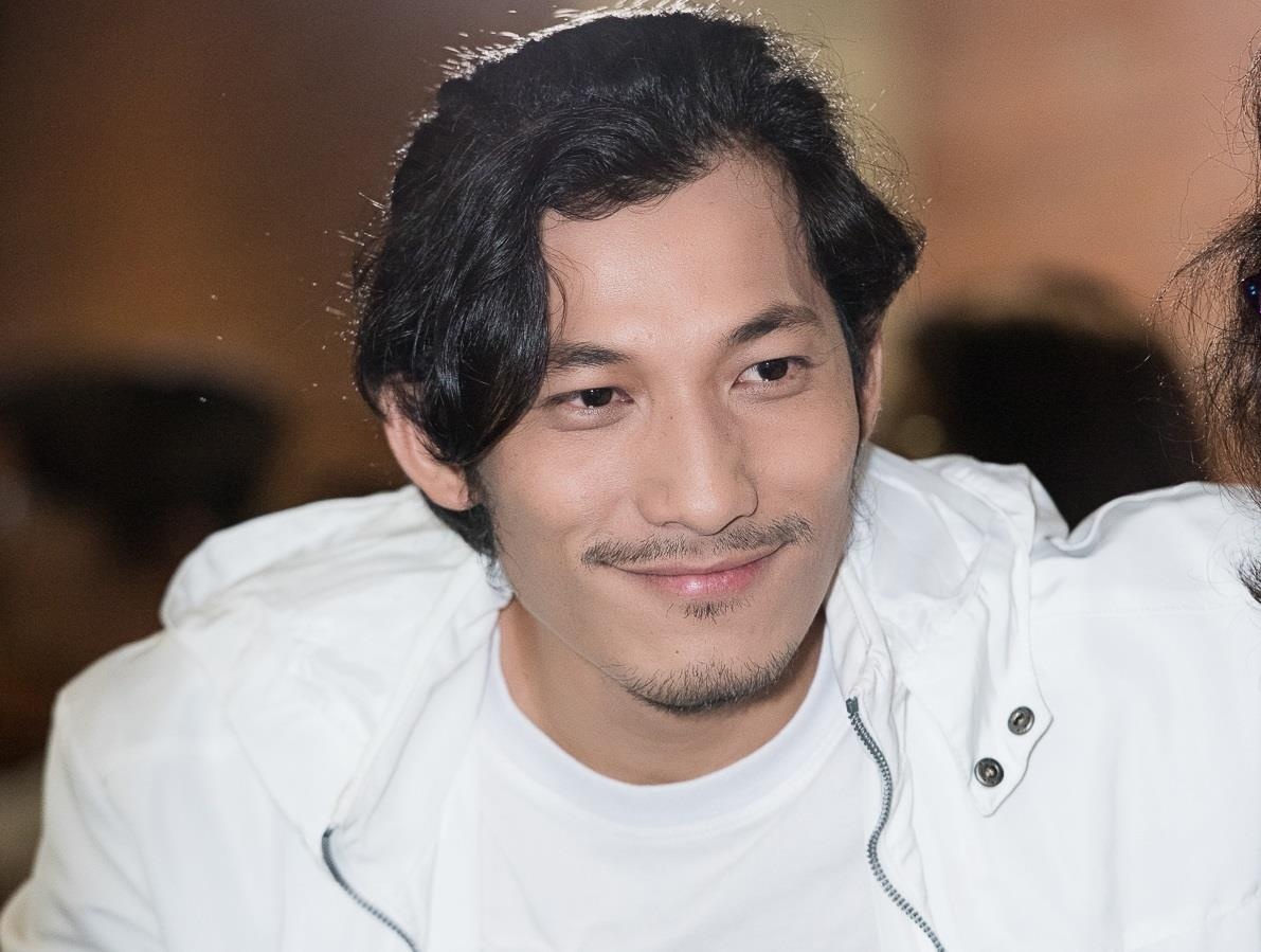 Lien Binh Phat: 'Neu giau toi se cuoi vo o tuoi 34' hinh anh