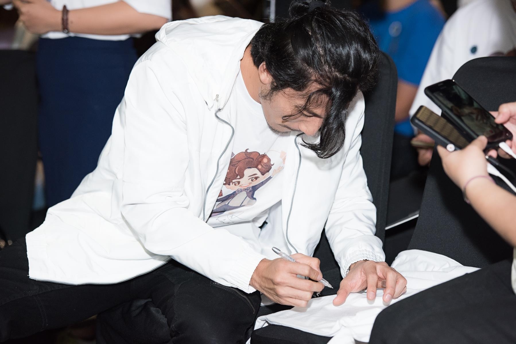 Lien Binh Phat hop fan anh 5