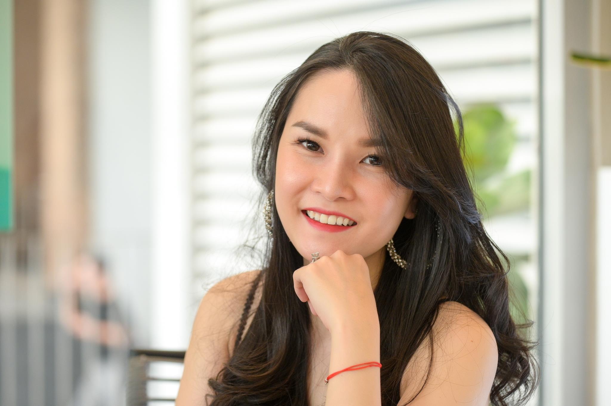 Thu Ngoc ly hon anh 1