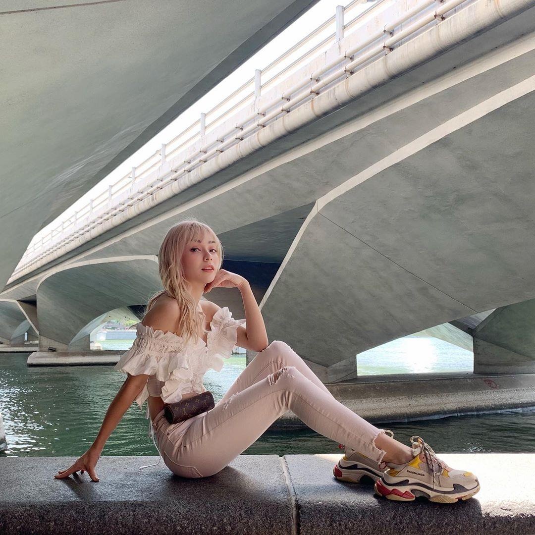 ca si chan dai anh 10