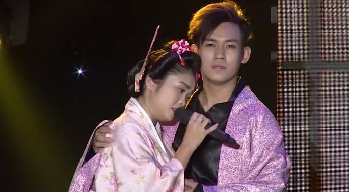 Thien Nhan dien canh tinh cam tren san khau hinh anh