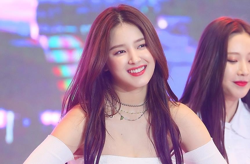 Dem nhac co Momoland, Ji Chang Wook tai Ha Noi bat ngo bi huy hinh anh