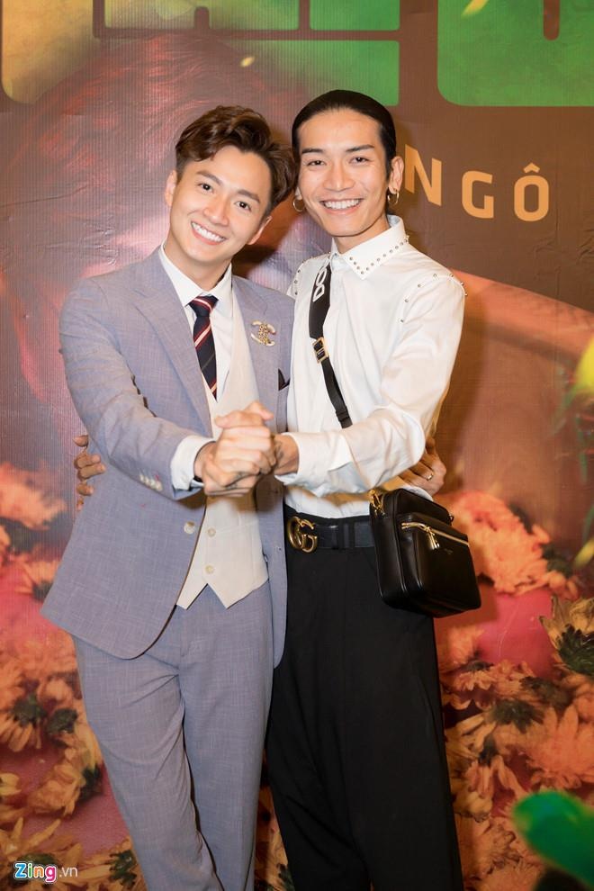 Ngô Kiến Huy lộ vòng ba ảnh 2 Ngo Kien Huy lo vong ba anh 2