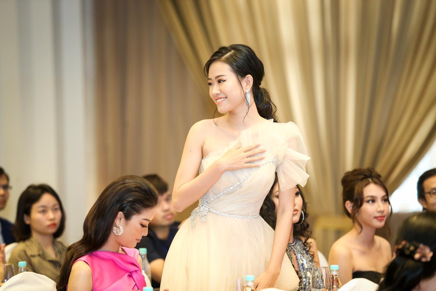 Tuong San thi Hoa hau Quoc te anh 10