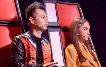Huong Giang 'veo' Duong Cam den bam tim vi qua kho tinh tren ghe nong hinh anh