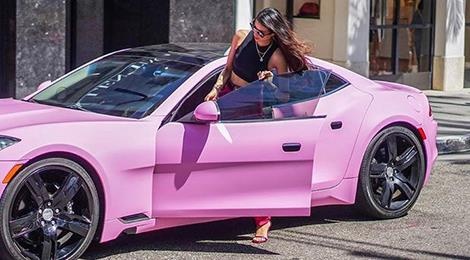 Pham Huong dang anh tinh cam ben ban trai o My hinh anh