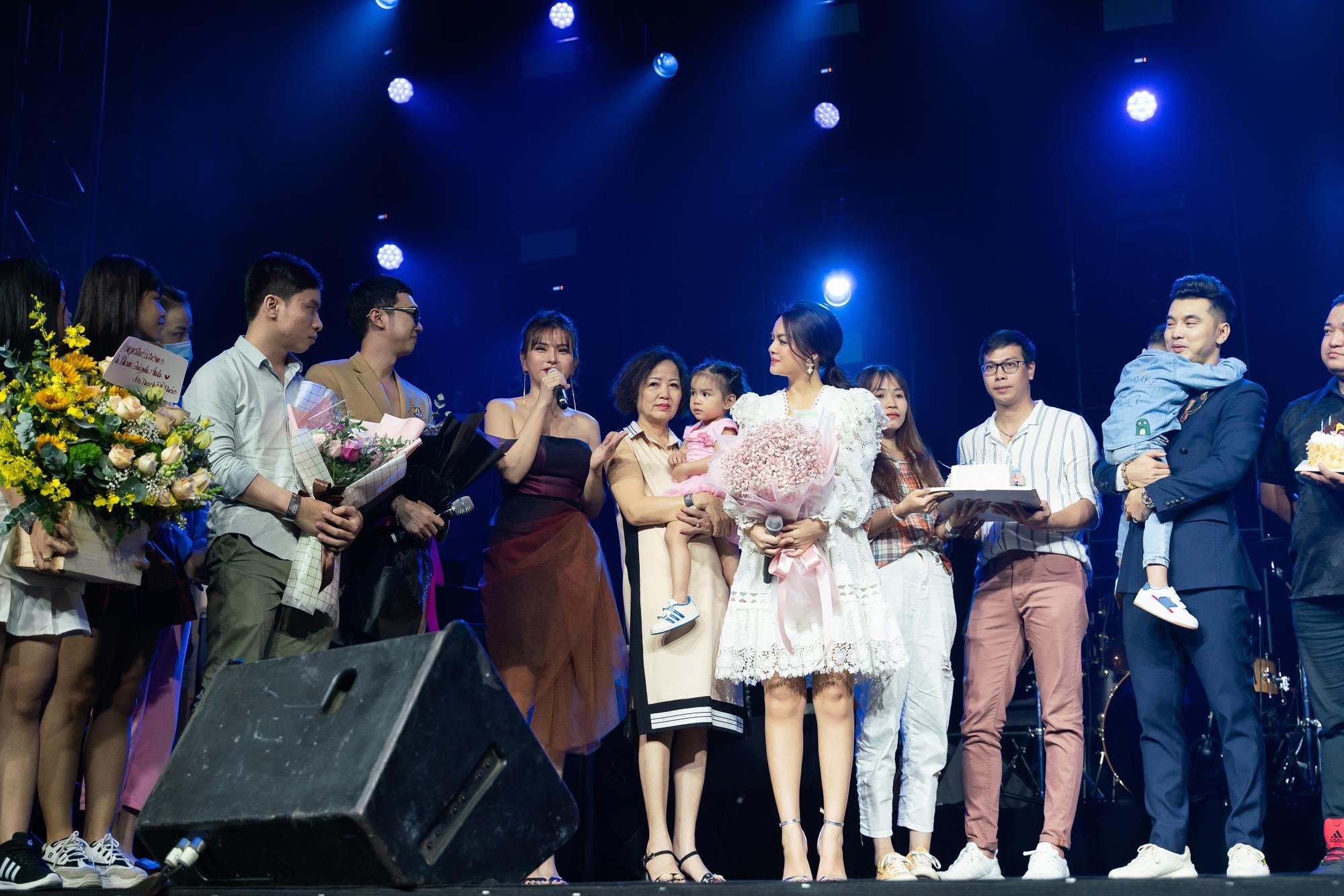 Pham Quynh Anh ung hoang phuc anh 12