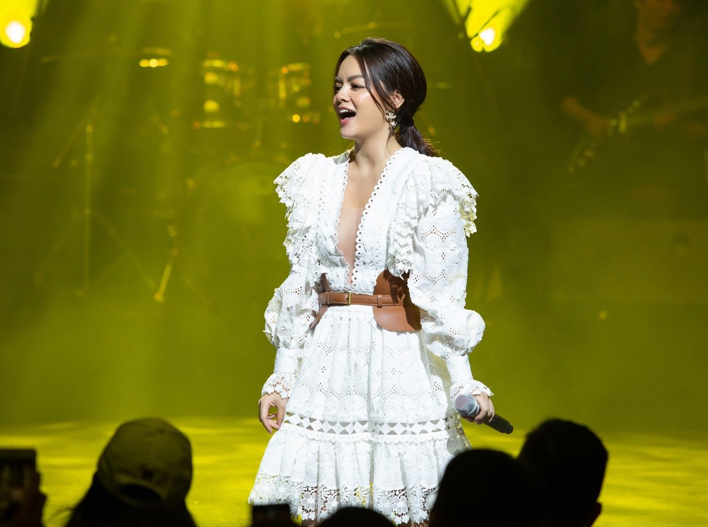 Pham Quynh Anh ung hoang phuc anh 6