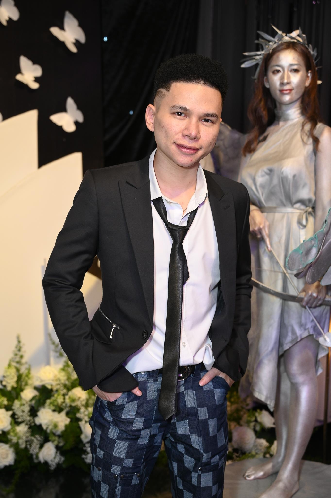 lam chan khang to chuc le cuoi anh 12