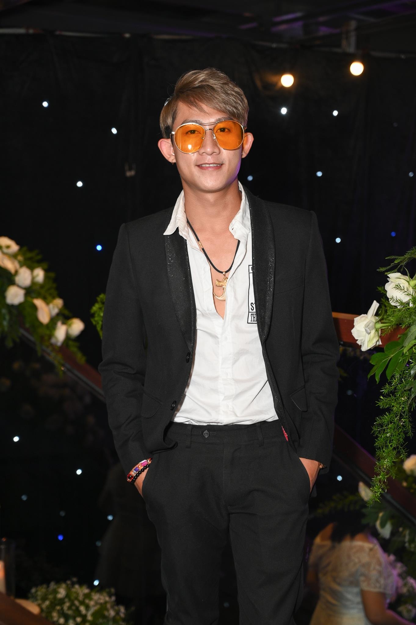 lam chan khang to chuc le cuoi anh 13