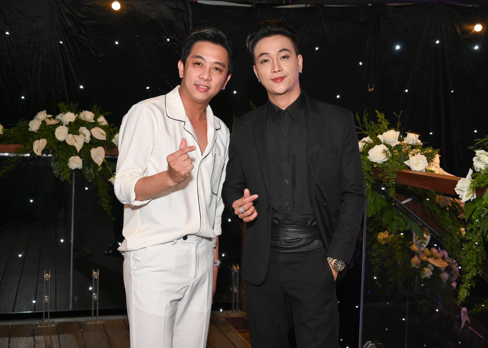 lam chan khang to chuc le cuoi anh 14