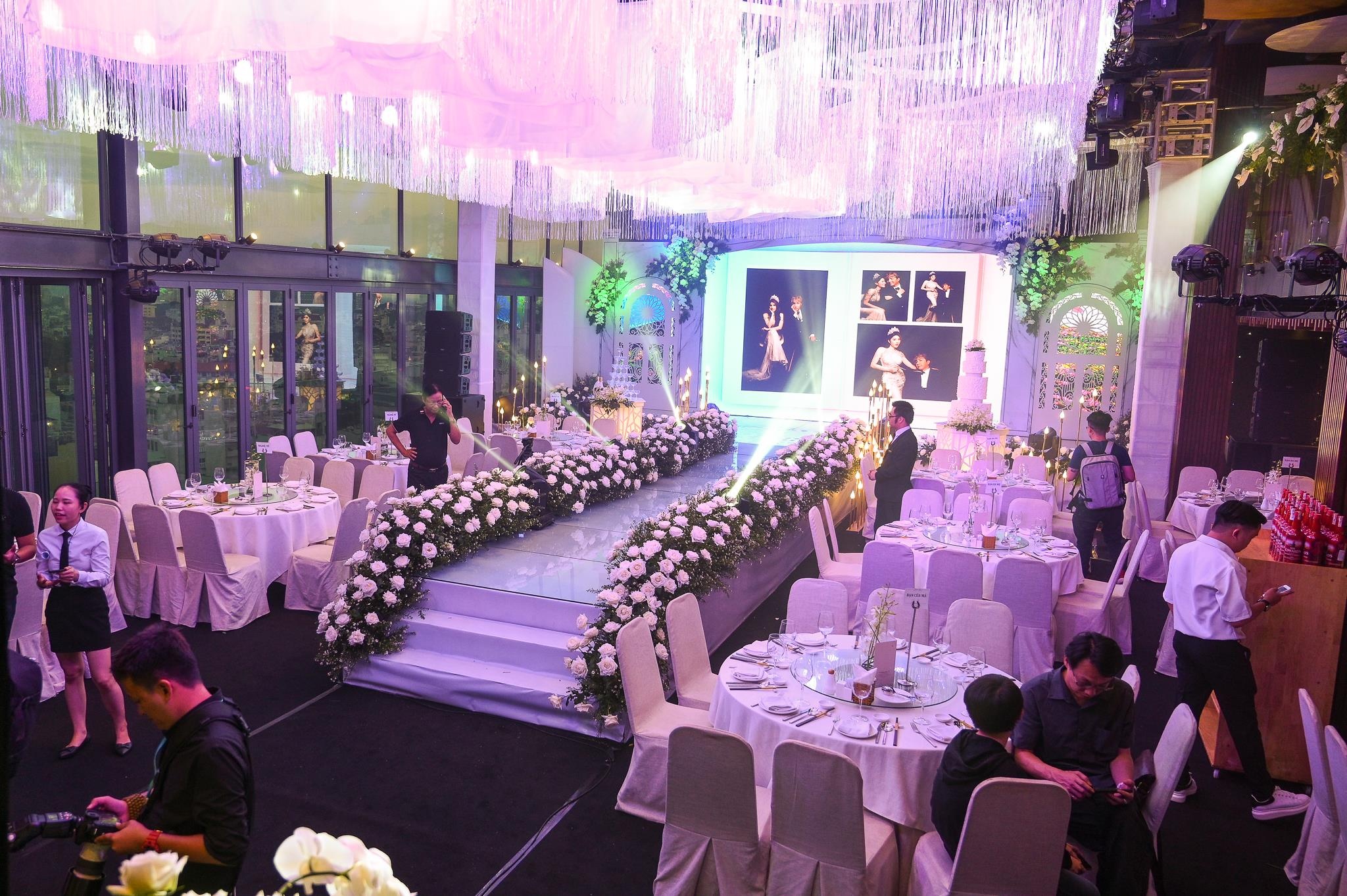 lam chan khang to chuc le cuoi anh 17