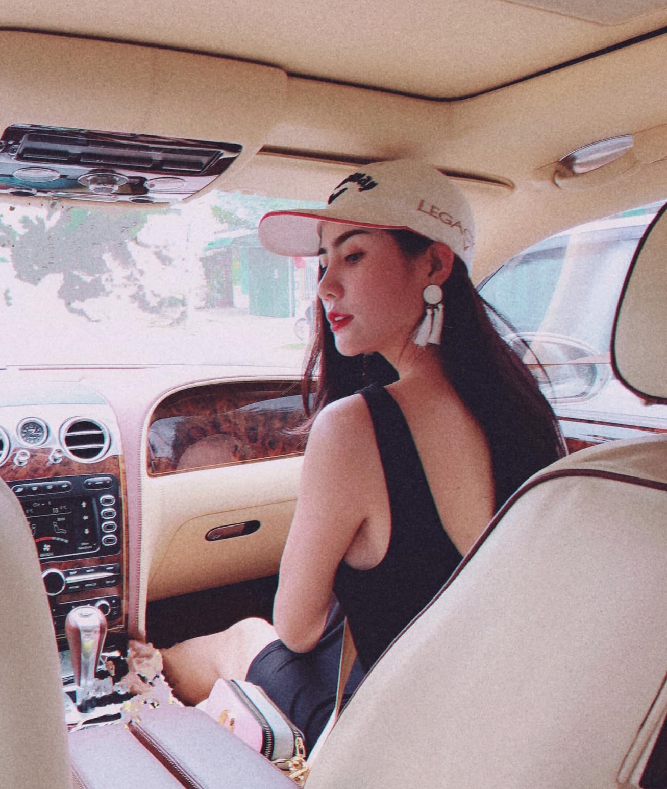 Hoang hanh Hoa hau trai dat 2019 anh 7