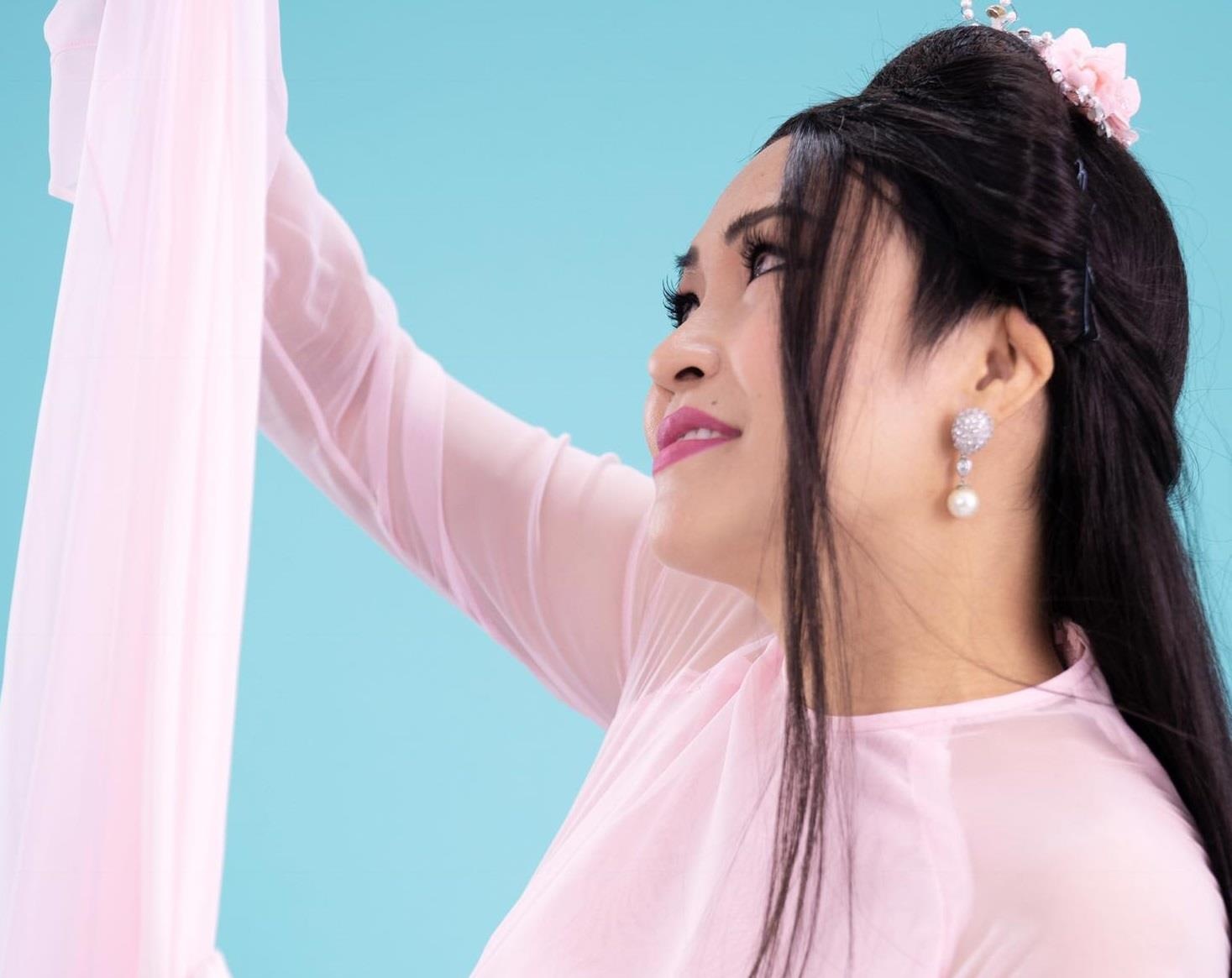 Phuong Thanh the hien ca khuc 'Hong nhan' hinh anh