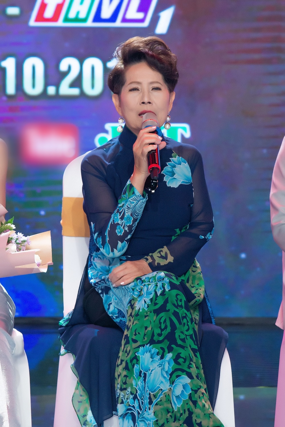 Phuong Dung noi ve ca si mac phan cam anh 1