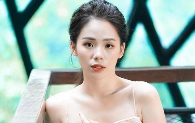 Hien tuong cover Huong Ly xin loi Erik sau on ao cuop ca khuc hinh anh