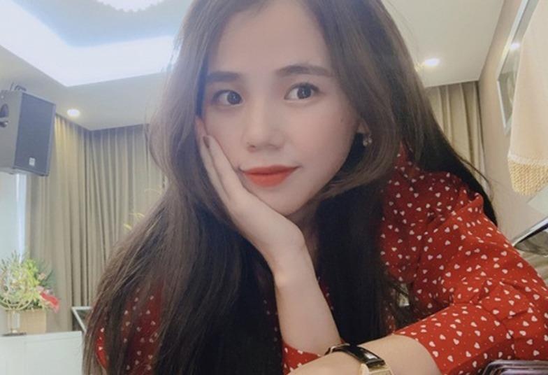 Chi hat bai cua nguoi khac, vi sao hien tuong Huong Ly noi tieng? hinh anh