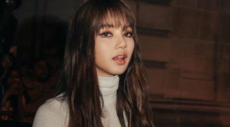 Lisa (Black Pink) hut hang trieu luot tim kiem sau Paris Fashion Week hinh anh