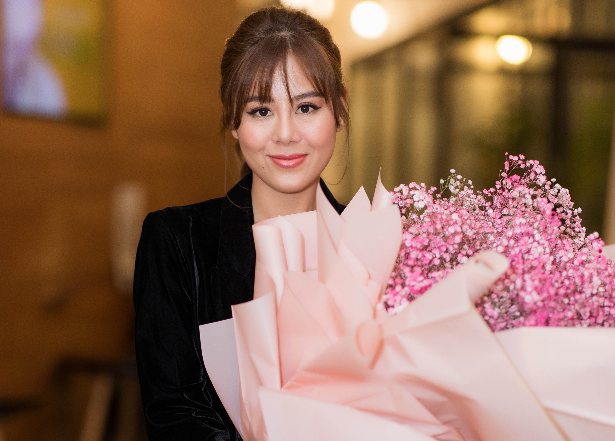 huong tram Cho em gan anh them chut nua anh 1