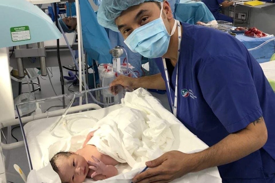 ưng hoàng phúc đón con thứ 2 ảnh 1 ung hoang phuc don con thu 2 anh 1