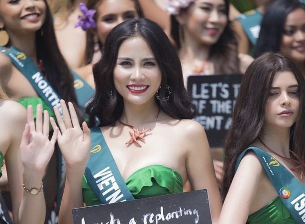 Hoang Hanh cung dan thi sinh Hoa hau Trai Dat tao dang voi bikini hinh anh