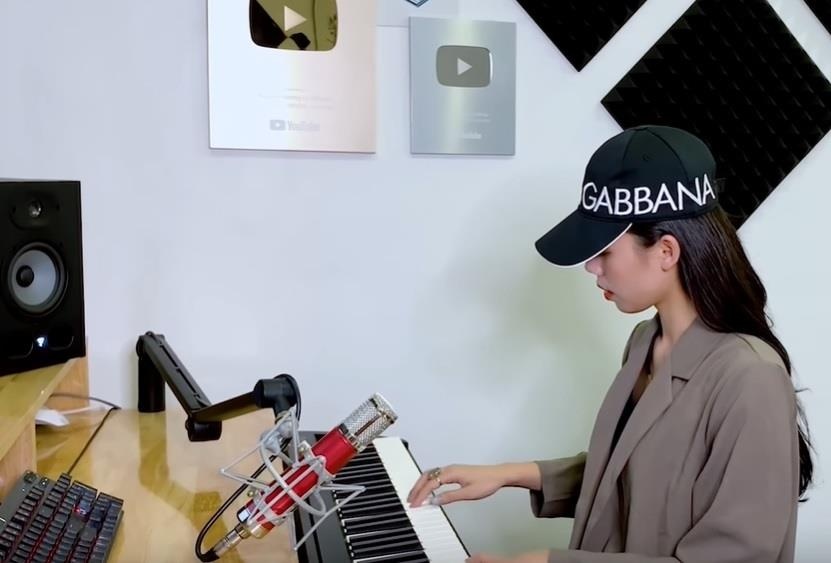 Huong Ly dat luot xem lon khi hat 'Co Tham khong ve' hinh anh