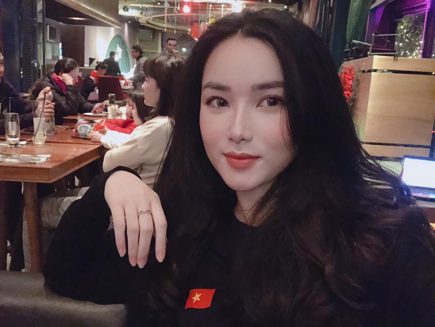 ban gai cua thu mon bui tien dung anh 3