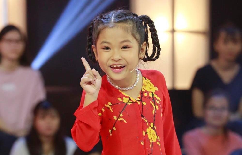 Co be 7 tuoi lien tuc mang Ngo Kien Huy tren song truyen hinh hinh anh