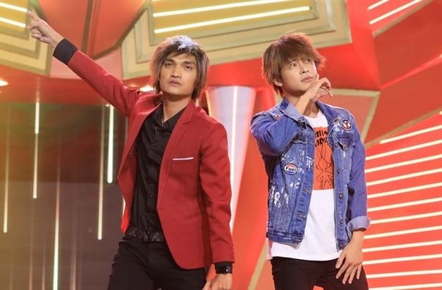 Mac Van Khoa hoa than thanh HKT hat 'Nang Kieu lo buoc' hinh anh