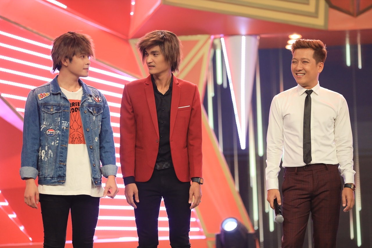 mac van khoa HKT anh 1