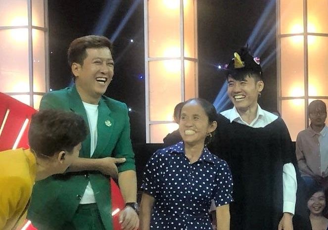 Ba Tan Vlog tiep tuc khien Truong Giang bat cuoi khi nhac den Le Giang hinh anh