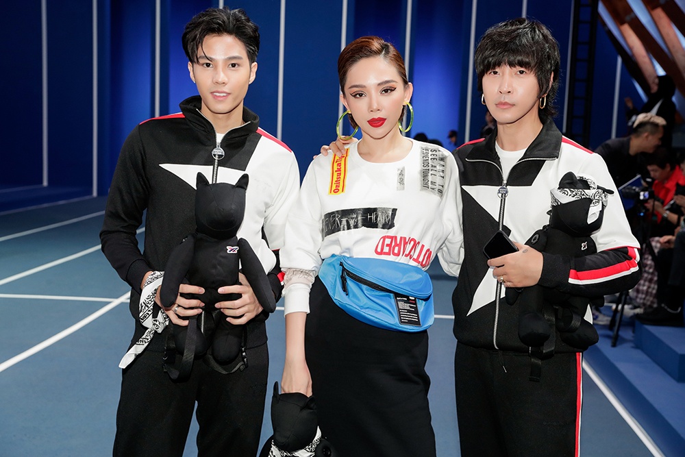 Toc Tien chup hinh cung Bank Thiti anh 1