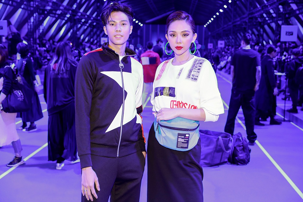 Toc Tien chup hinh cung Bank Thiti anh 4