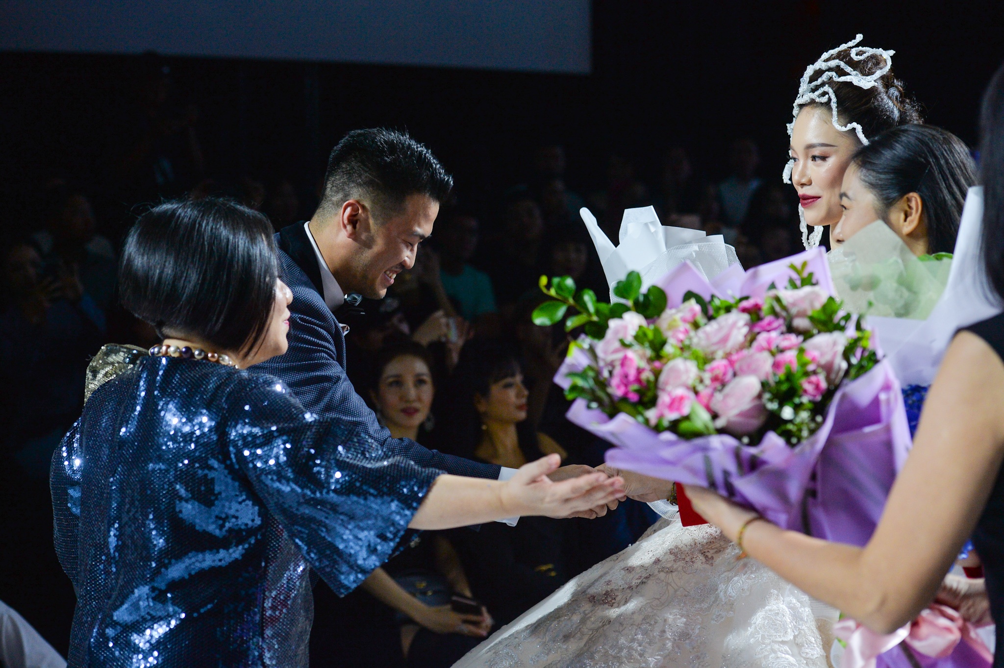 Phillip Nguyễn và Linh Rin ảnh 6 Phillip Nguyen va Linh Rin anh 6