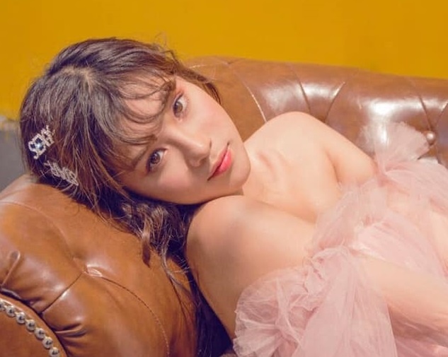 Hoang Yen Chibi hat ca khuc moi bang noi dau kho sau khi that tinh hinh anh