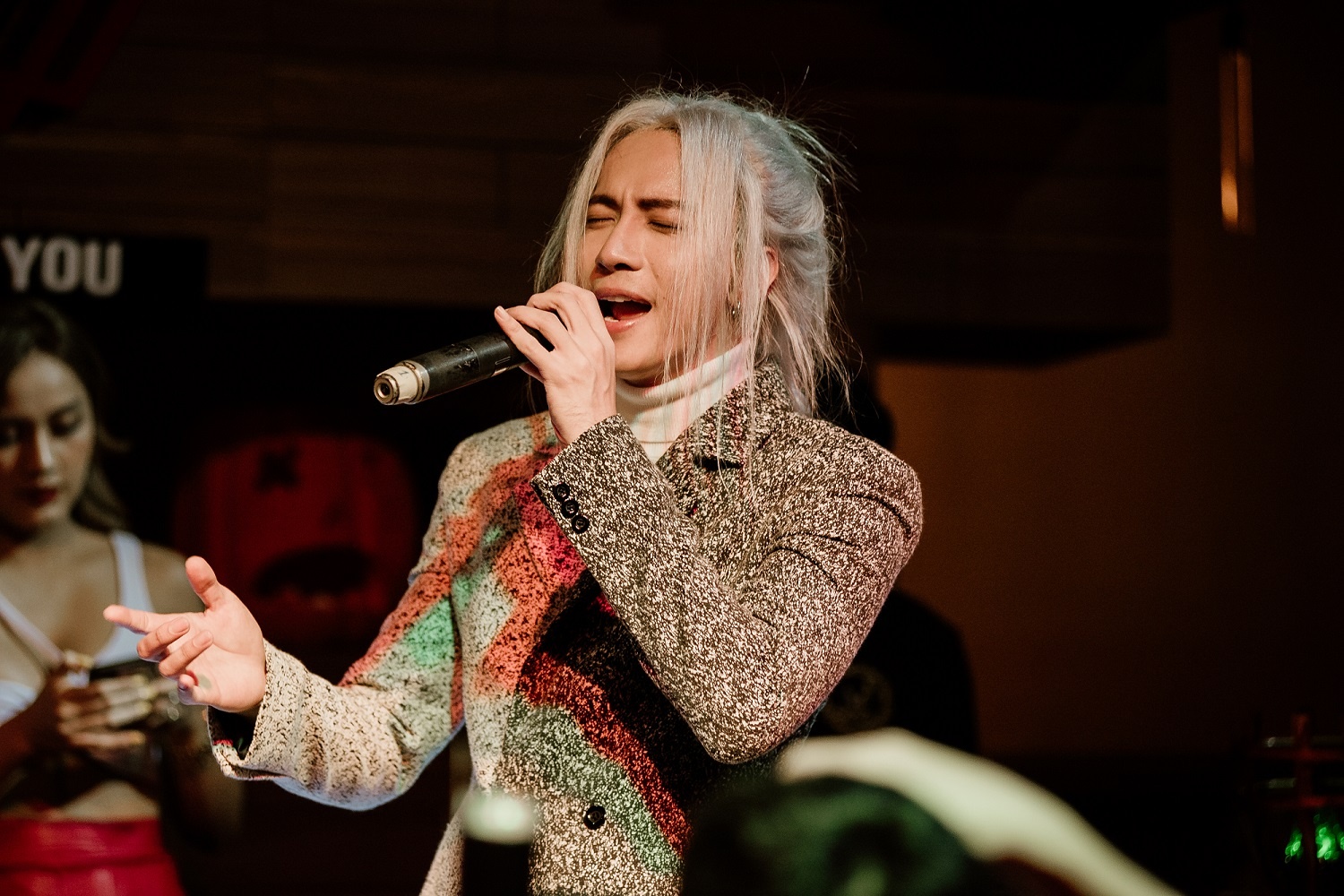 S.T bi dong cham cho kin anh 1