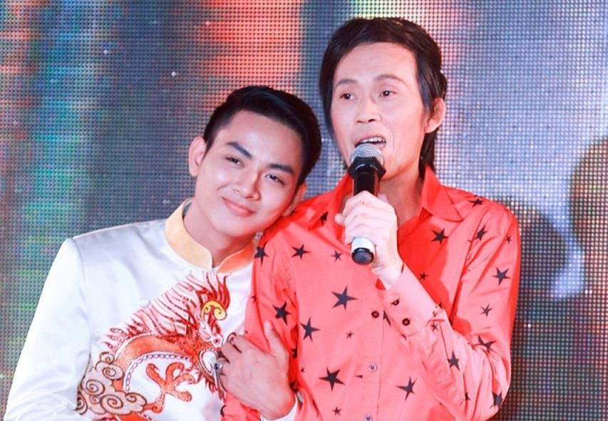 Hoai Linh cung Hoai Lam hat 'Ve dau mai toc nguoi thuong' hinh anh